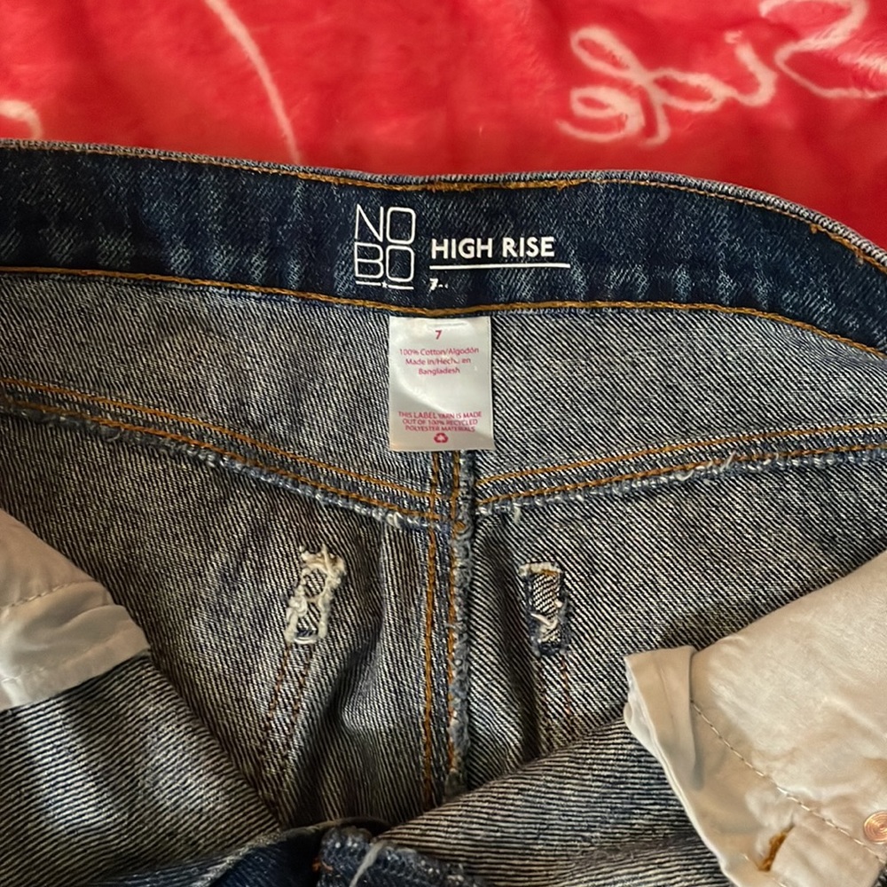 Shorts - Picture 3 of 3